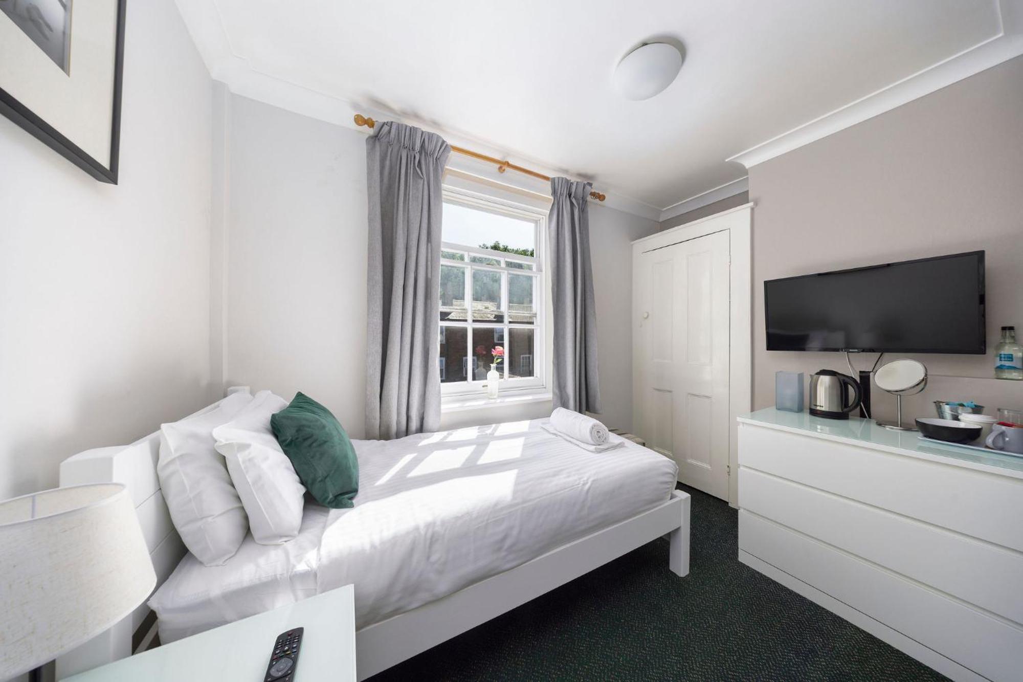 The Grapes Pub Inn 3*